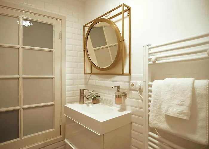 The Mallory Couette-café